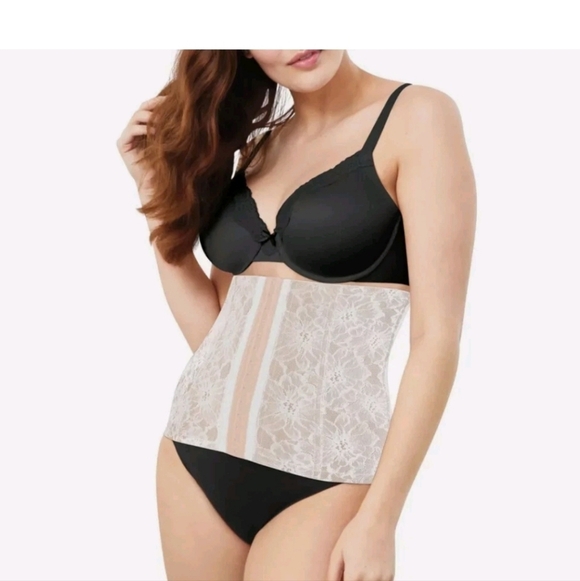 NWT Maidenform Small Lace Shapewear in Cream - Picture 14 of 16